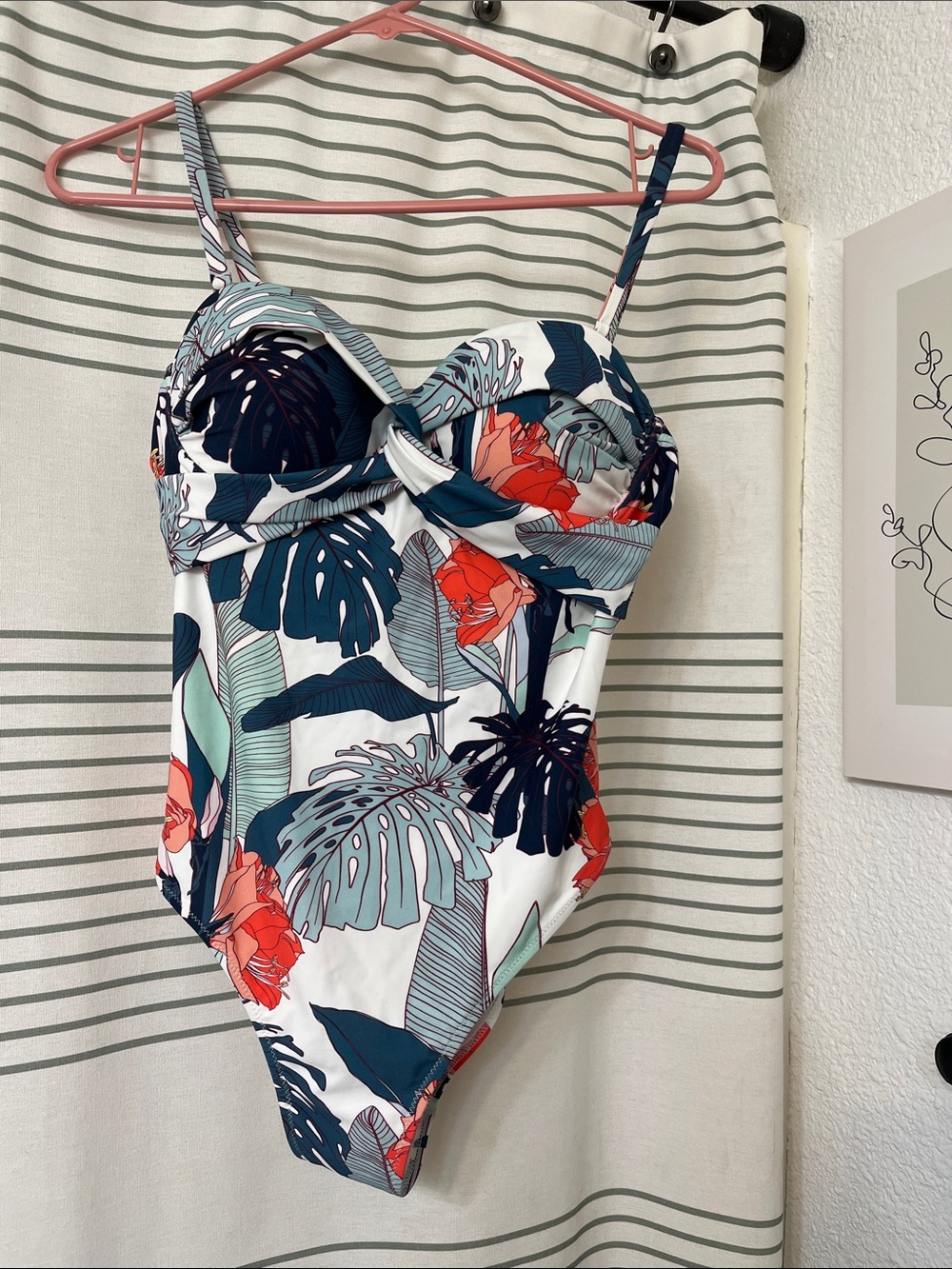 Cupshe White One-Piece Swimsuit with Navy & Coral Floral Print